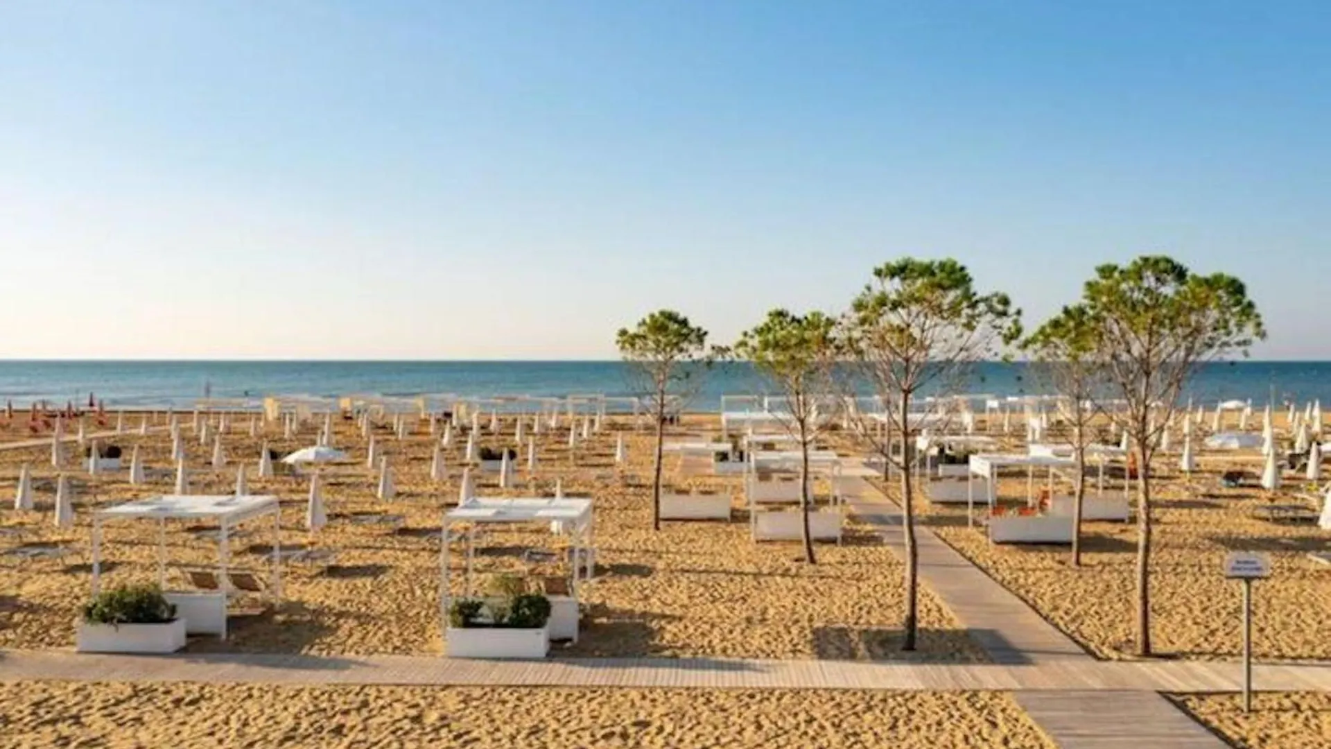 Well Located Apartment In Bibione - Beahost